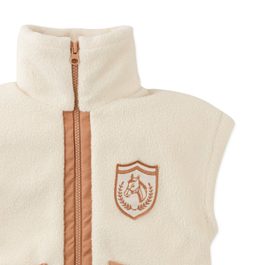 Жилет плюшевый Gingersnaps "Juno Horse Badge", ваниль с карамелью